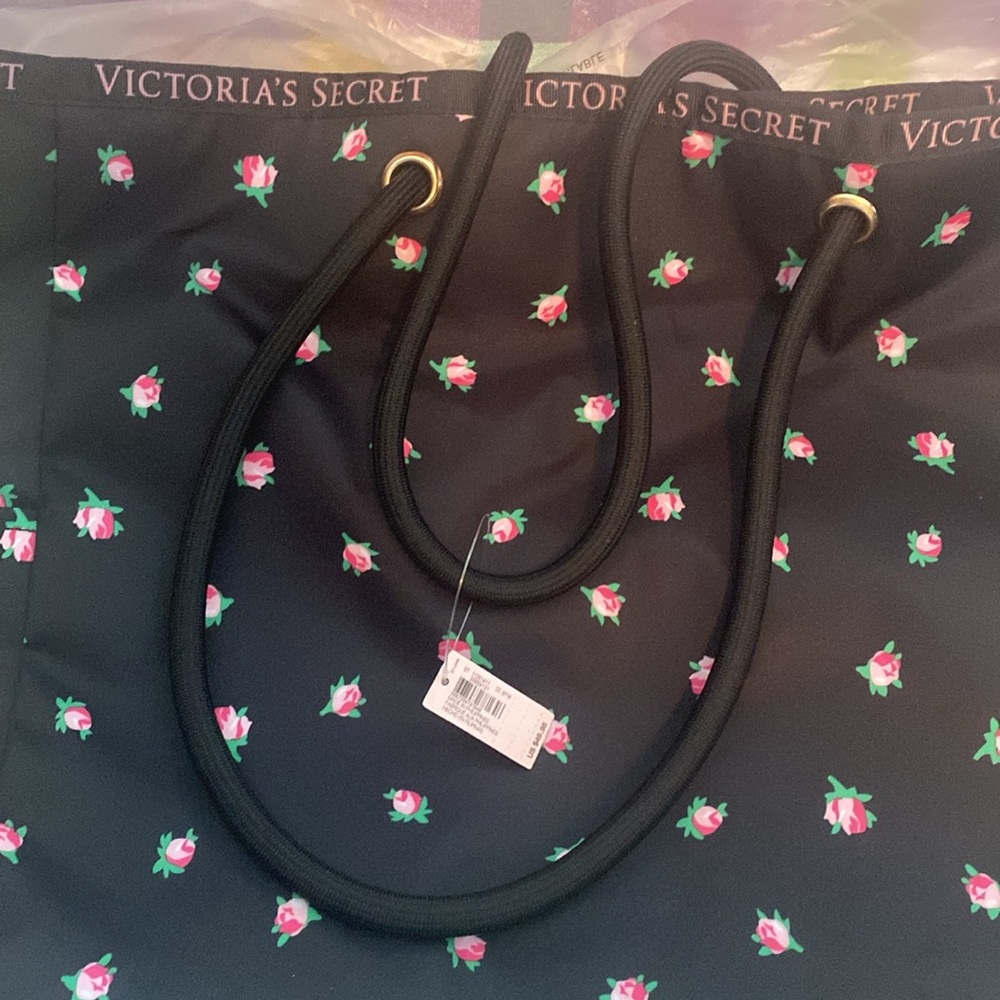 Reversible Tote - Picture 4 of 5